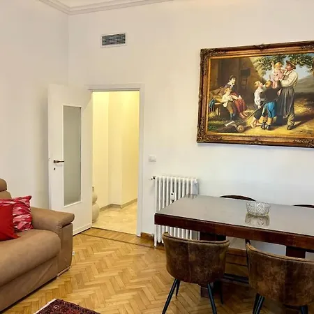 Citylife Brand New Luxury Art Apartment-3