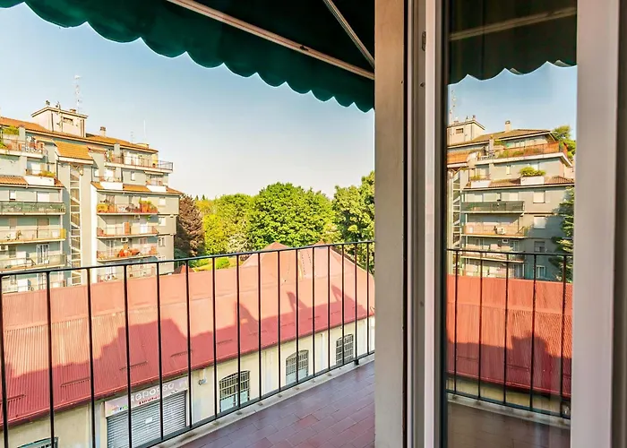 Large Suite Home - Duomo